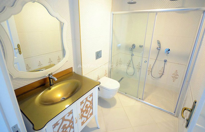 Seaside Apartments Close Social Amenities in Alanya Oba 30