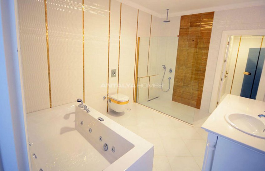 Seaside Apartments Close Social Amenities in Alanya Oba 31