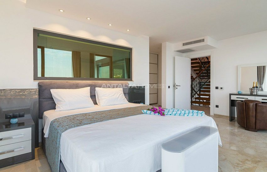 4+1 Sheltered Kalkan Villa Overlooking Bay and Islands 25