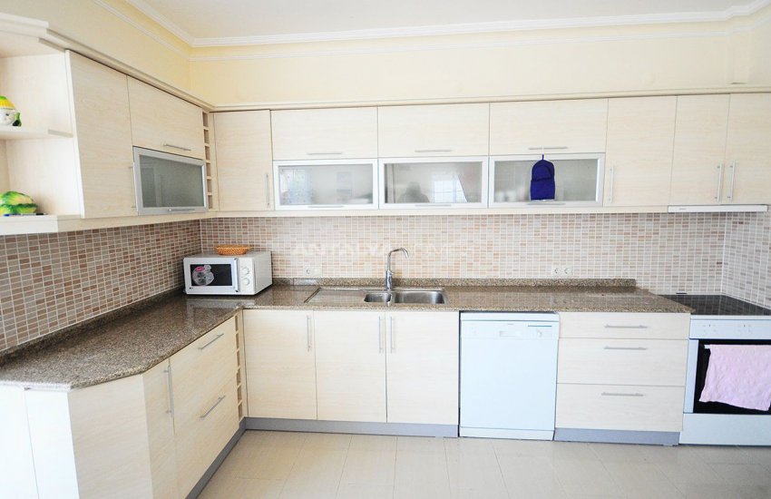 Çamyuva’da Ortak Havuzlu ve Bahçeli Müstakil Villa 17