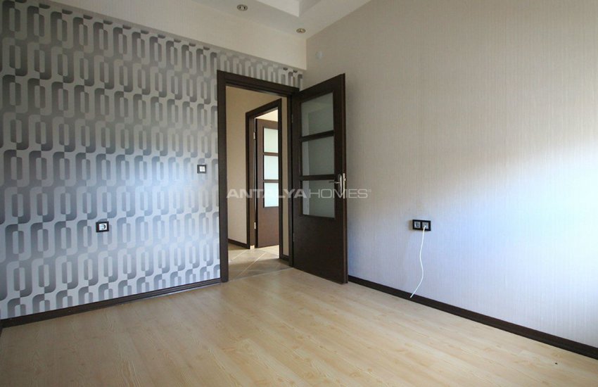 Antalya Lara'da Ayrı Mutfaklı 3 Yatak Odalı Daire 21