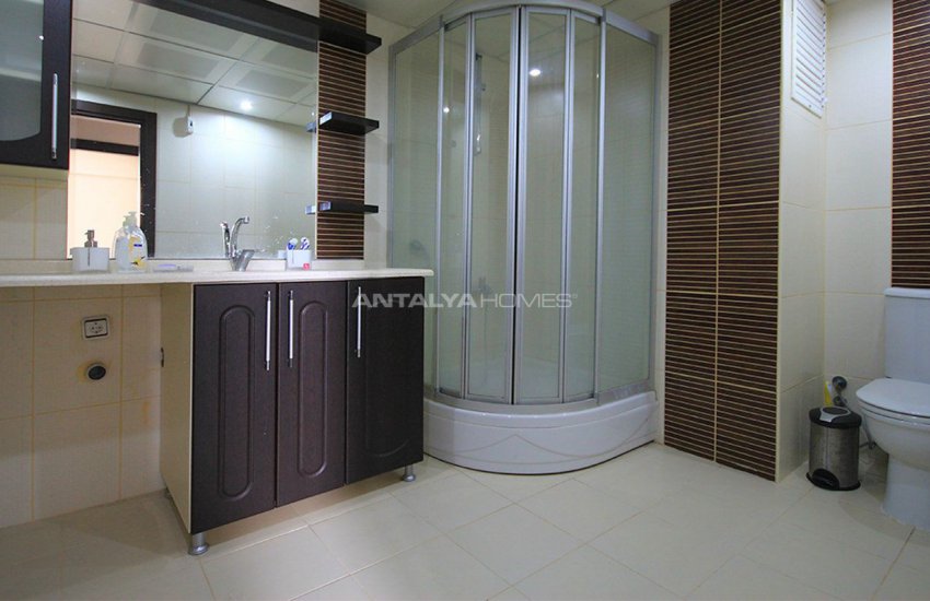 Antalya Lara'da Ayrı Mutfaklı 3 Yatak Odalı Daire 23