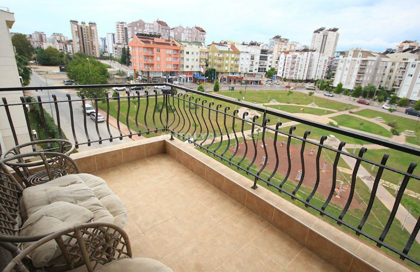 Antalya Lara'da Ayrı Mutfaklı 3 Yatak Odalı Daire 28