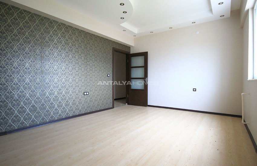 Antalya Lara'da Ayrı Mutfaklı 3 Yatak Odalı Daire 16