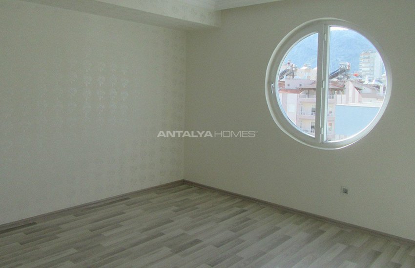 Wide Antalya Property in the Complex with Pool and Sauna 4