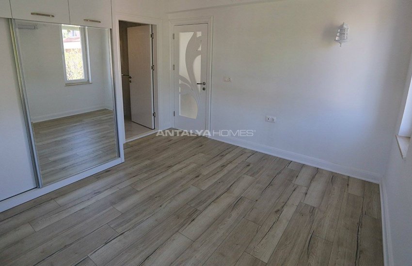 منزل حجري محاط بغابات الصنوبر الأحمر في أنطاليا دوشمالتي 39