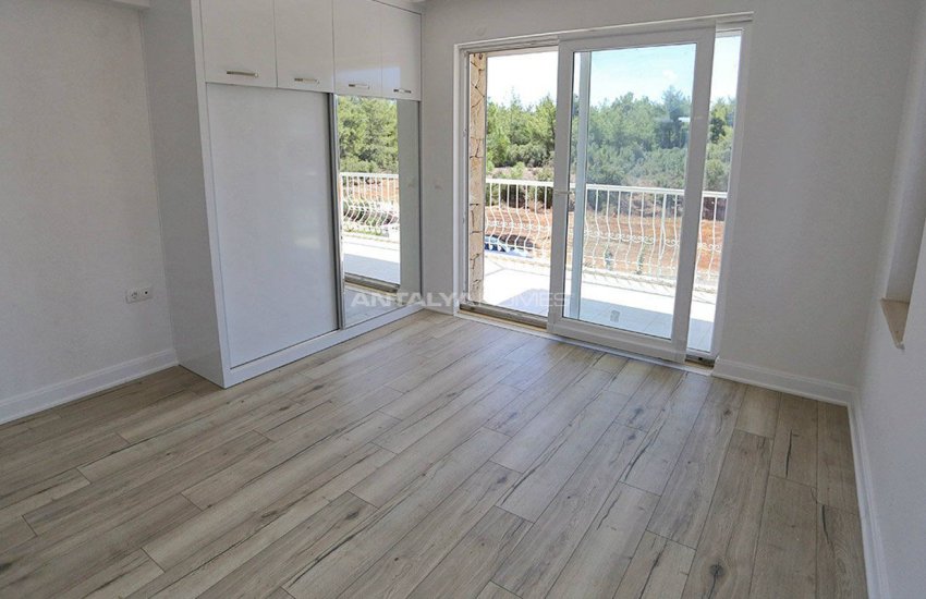 منزل حجري محاط بغابات الصنوبر الأحمر في أنطاليا دوشمالتي 41