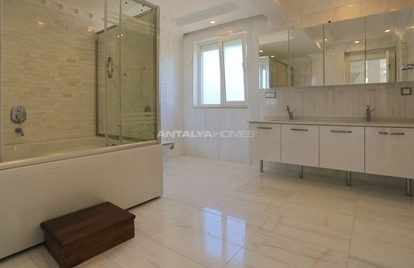 منزل حجري محاط بغابات الصنوبر الأحمر في أنطاليا دوشمالتي 43