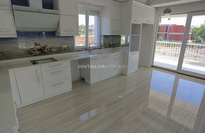 منزل حجري محاط بغابات الصنوبر الأحمر في أنطاليا دوشمالتي 29