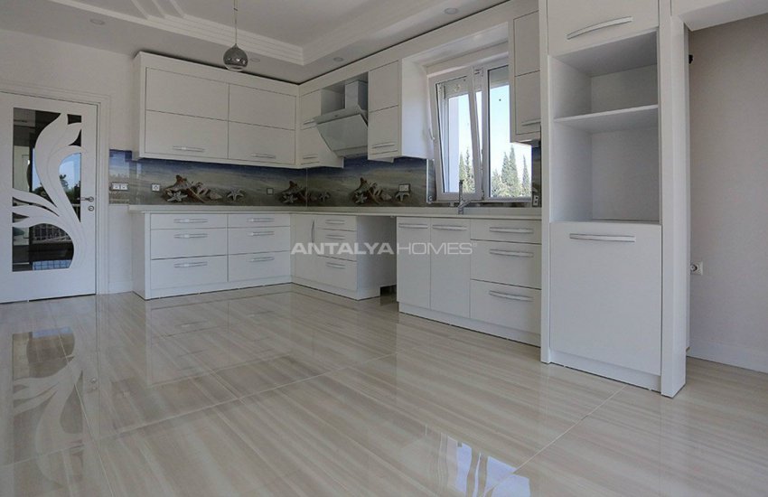 منزل حجري محاط بغابات الصنوبر الأحمر في أنطاليا دوشمالتي 30