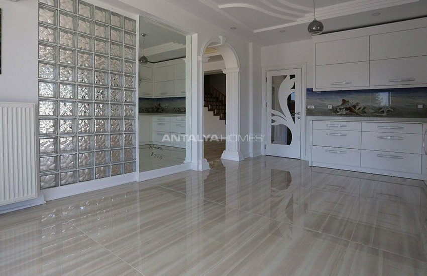 منزل حجري محاط بغابات الصنوبر الأحمر في أنطاليا دوشمالتي 31