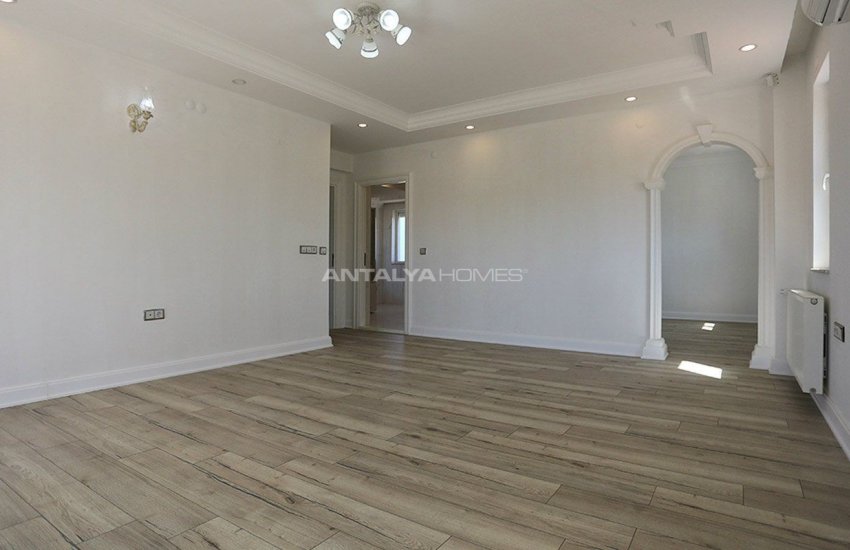 منزل حجري محاط بغابات الصنوبر الأحمر في أنطاليا دوشمالتي 32