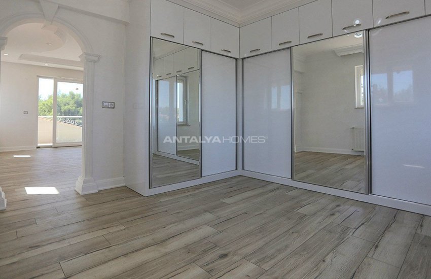 منزل حجري محاط بغابات الصنوبر الأحمر في أنطاليا دوشمالتي 35