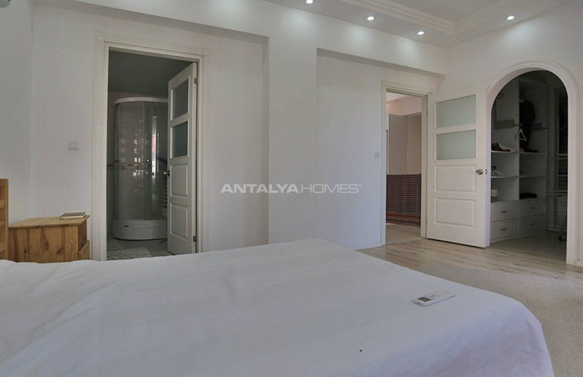 Detacted Villas with Private Garden and Car Parks in Antalya 26