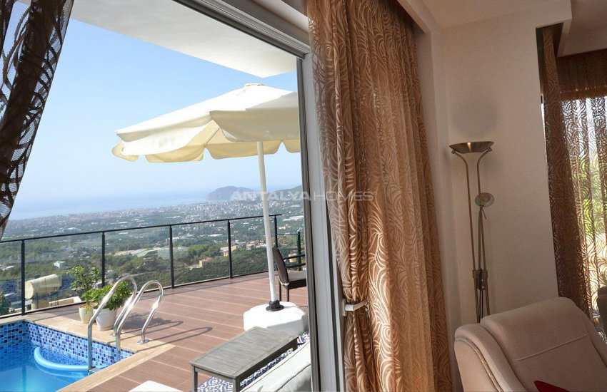 ویلای تریپلکس با چشم انداز با شکوه از دریا و قلعه در آلانیا 19