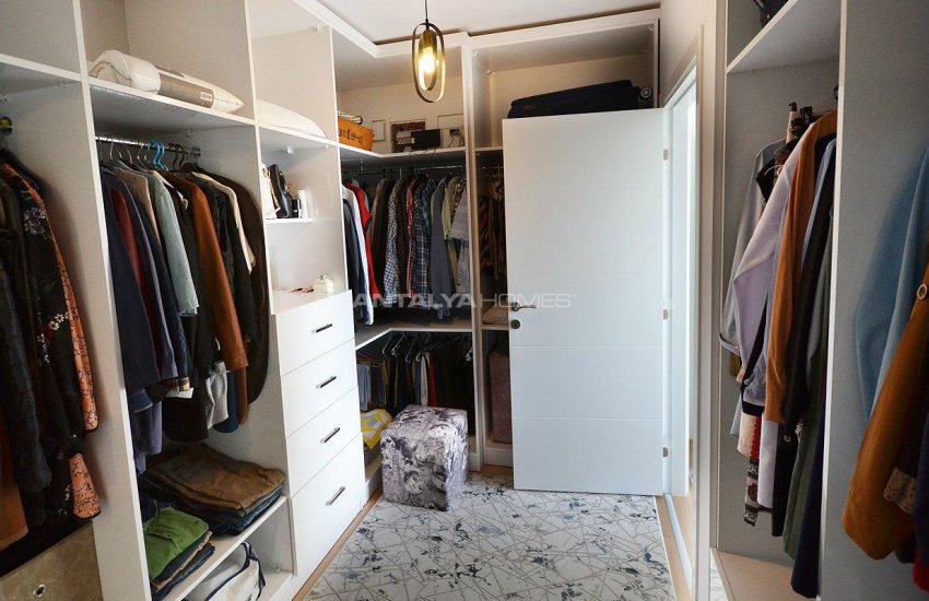 ویلای تریپلکس با چشم انداز با شکوه از دریا و قلعه در آلانیا 21