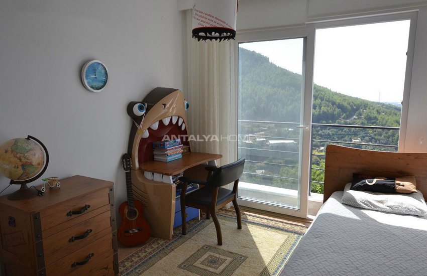 ویلای تریپلکس با چشم انداز با شکوه از دریا و قلعه در آلانیا 26