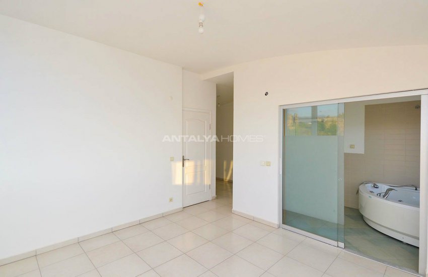 Spacious Real Estate in Alanya with Sea and Nature View 26