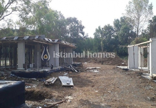 位于伊斯坦布尔 Sile 低层建筑群的自然景观公寓 12