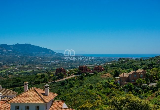 Prächtige Málaga Villa Ist Nah An Golf Club Und College In Marbella 12