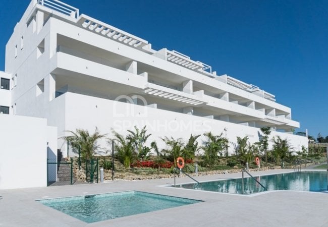 Estepona Málaga'da Havuzlu Bahçeye Sahip Modern Daireler 12