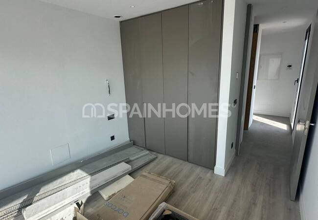 Benalmadena'da Panoramik Deniz Manzaralı Geniş Villa 14