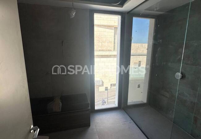 Benalmadena'da Panoramik Deniz Manzaralı Geniş Villa 15