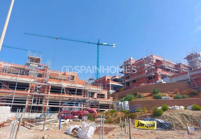 Malaga Casares'te Deniz Manzaralı Sitede Satılık Daireler 20
