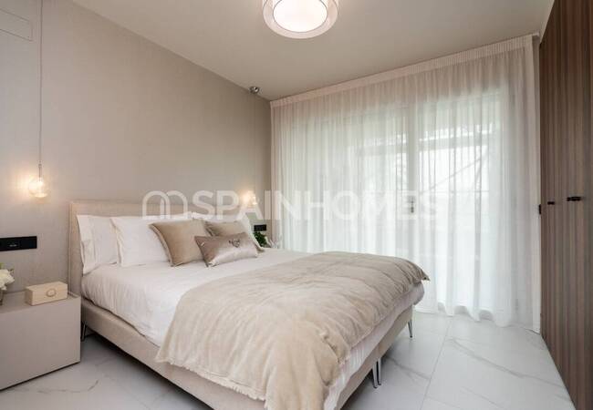 Marbella'da Havuzlu Site İçinde Enerji Dostu Daireler 35