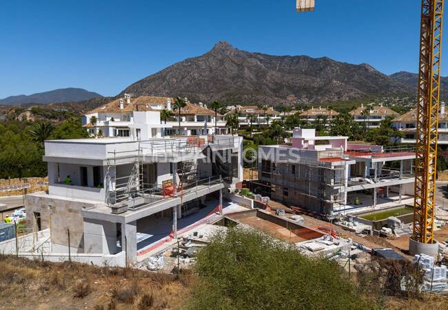 Ljusa Hus Med Havsutsikt Nära Kusten I Marbella 41