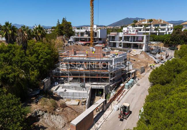 Ljusa Hus Med Havsutsikt Nära Kusten I Marbella 40
