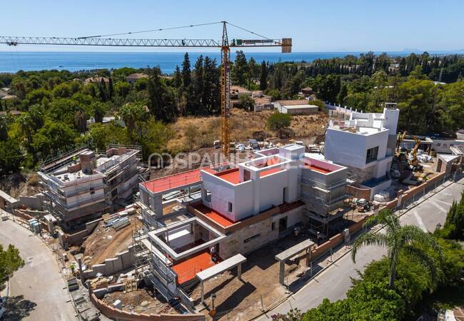 Ljusa Hus Med Havsutsikt Nära Kusten I Marbella 39