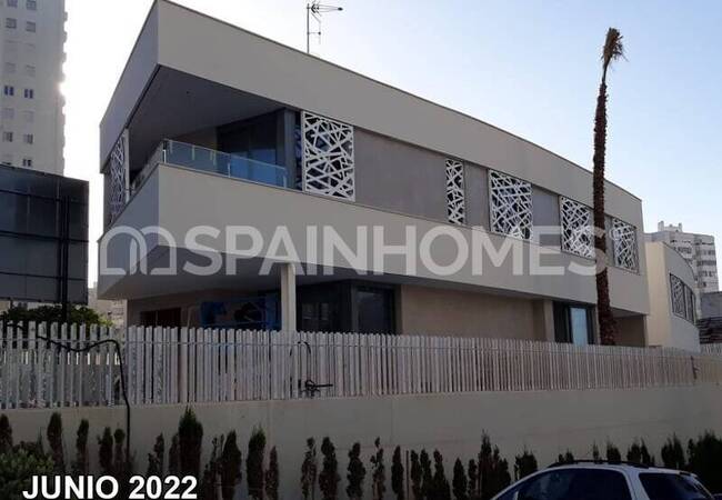 Alicante San Juan'da Sahile Yakın Satılık Lüks Villalar 32