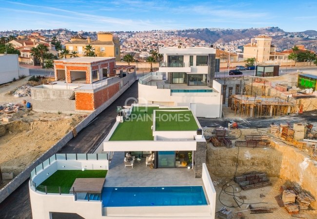 Вилла в Сьюдад-Кесада с Террасой на Крыше и Бассейном 33