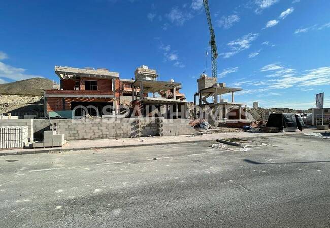 Отдельные Виллы с Просторными Интерьерами в Финестрате 66