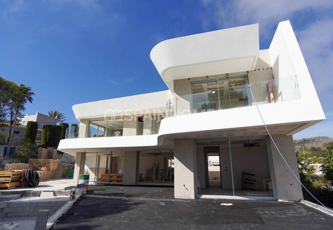 Moraira'da Eşsiz Deniz Manzaralı ve Lüks Tasarımlı Villa 5