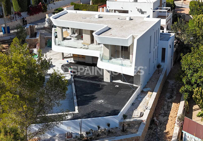 Moraira'da Eşsiz Deniz Manzaralı ve Lüks Tasarımlı Villa 10