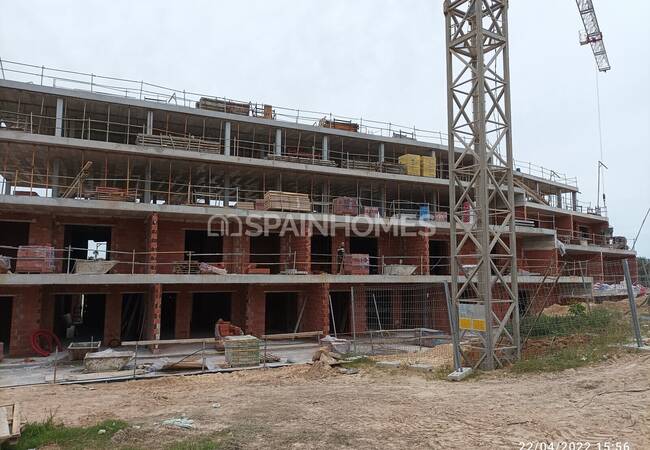 New Real Estate with Extensive Communal Areas in Villamartin 12