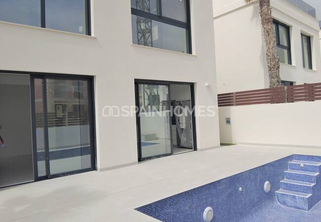 Luxury Villas Close to the Beach in Villajoyosa Alicante 30