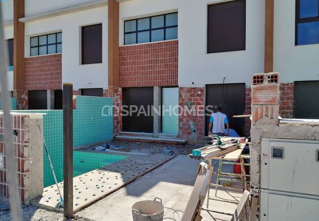 Chic Townhouses with Private Gardens in Pilar De La Horadada 11