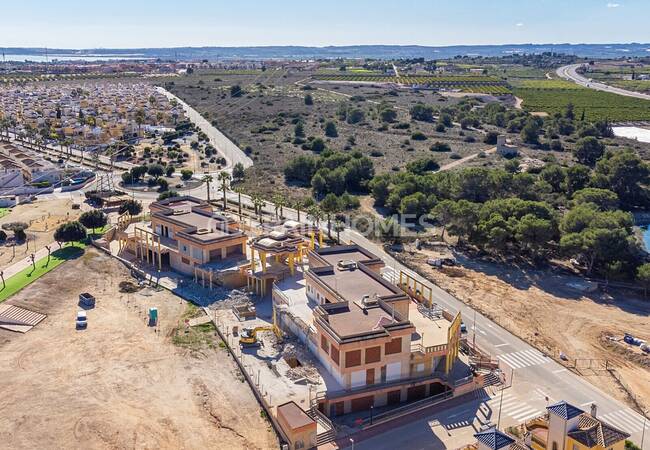 Benijofar'da Şık Tasarımla Restore Edilmiş Havuzlu Daireler 32