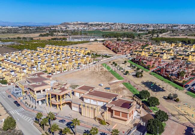 Benijofar'da Şık Tasarımla Restore Edilmiş Havuzlu Daireler 35