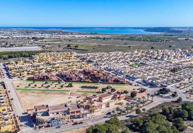 Benijofar'da Şık Tasarımla Restore Edilmiş Havuzlu Daireler 36