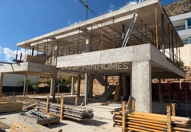 Finestrat'ta Plaja ve Şehre 5 Km Mesafede Lüks Villalar 26