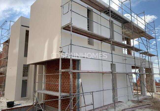 Finestrat'ta Plaja ve Şehre 5 Km Mesafede Lüks Villalar 31