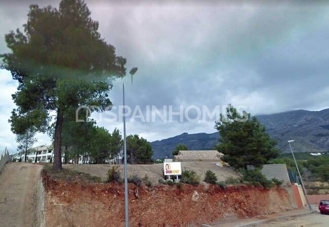 Luxury 3-bedroom House with Private Pool and Garden in Altea 36