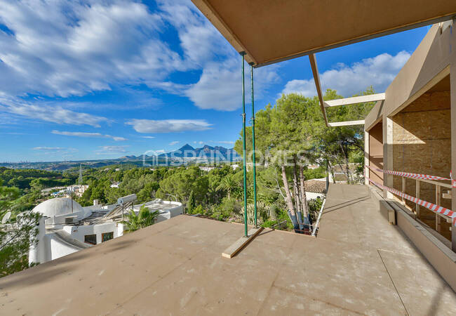 Villa with Open Sea and City Views in Altea, Alicante 37