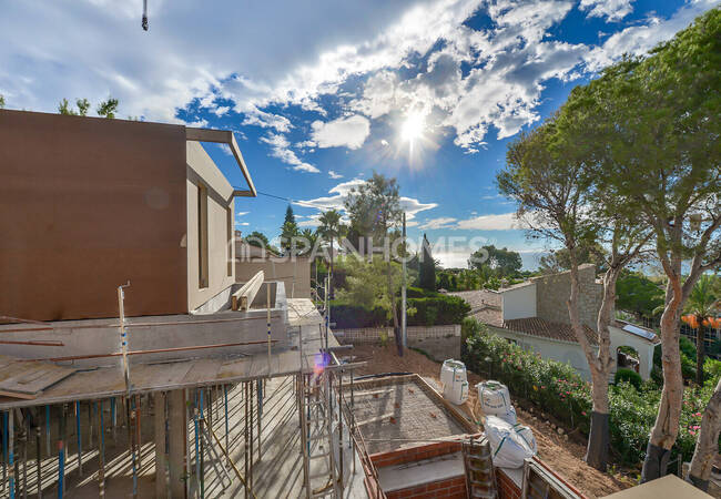 Villa with Open Sea and City Views in Altea, Alicante 42