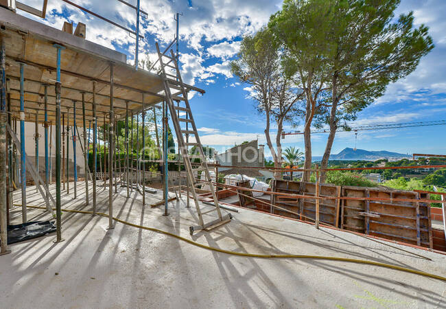 Villa with Open Sea and City Views in Altea, Alicante 48