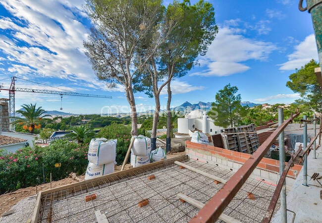Villa with Open Sea and City Views in Altea, Alicante 49